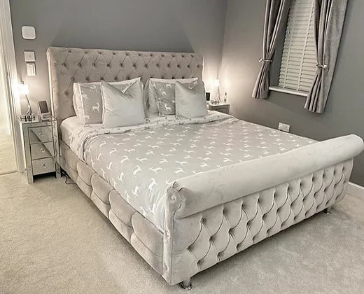 Eva Chesterfield bed