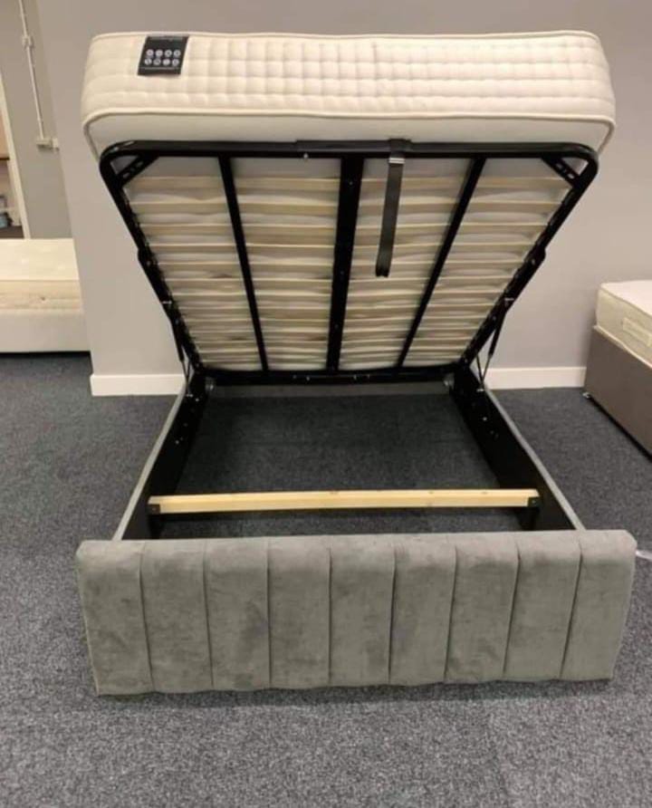 Liner wingback bed
